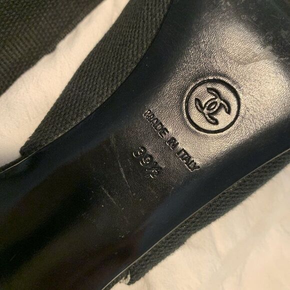 CHANEL Black and White Slingback Heels - Picture 7 of 8